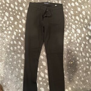 Vince olive green skinny pant, size 24